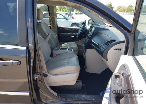 2012 Chrysler Town & Country Touring z USA, uszkodzony, nr VIN 2C4RC1BG4CR307356